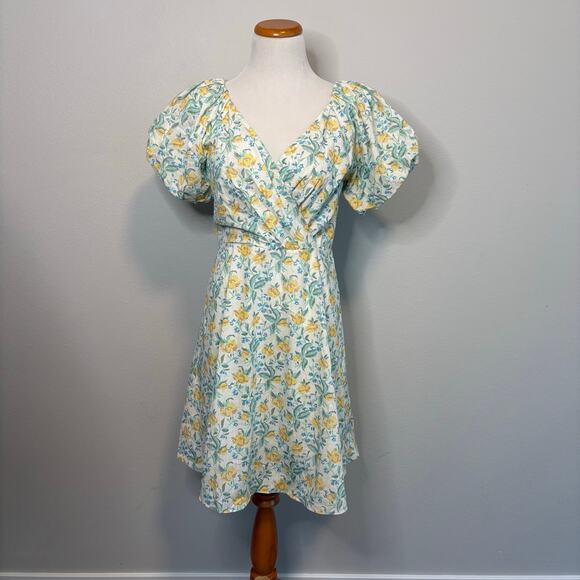 Bloomingdale's Dresses & Skirts - Bloomingdale's NWT Yellow/Green Floral‎ Puff Sleeve Dress